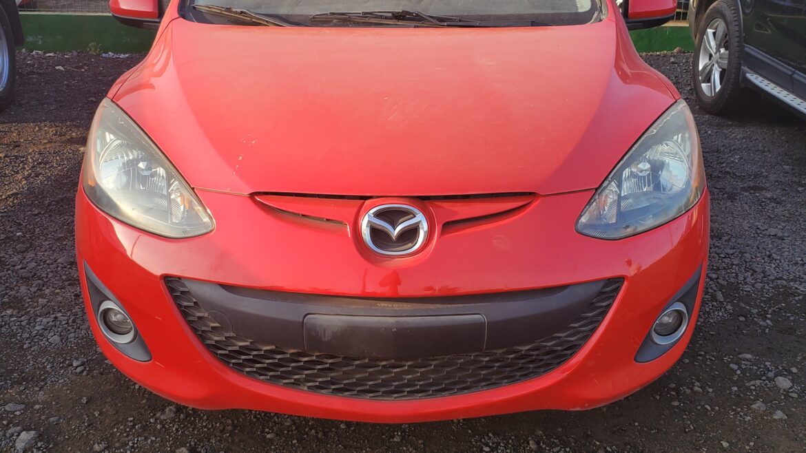 MAZDA 2 2012