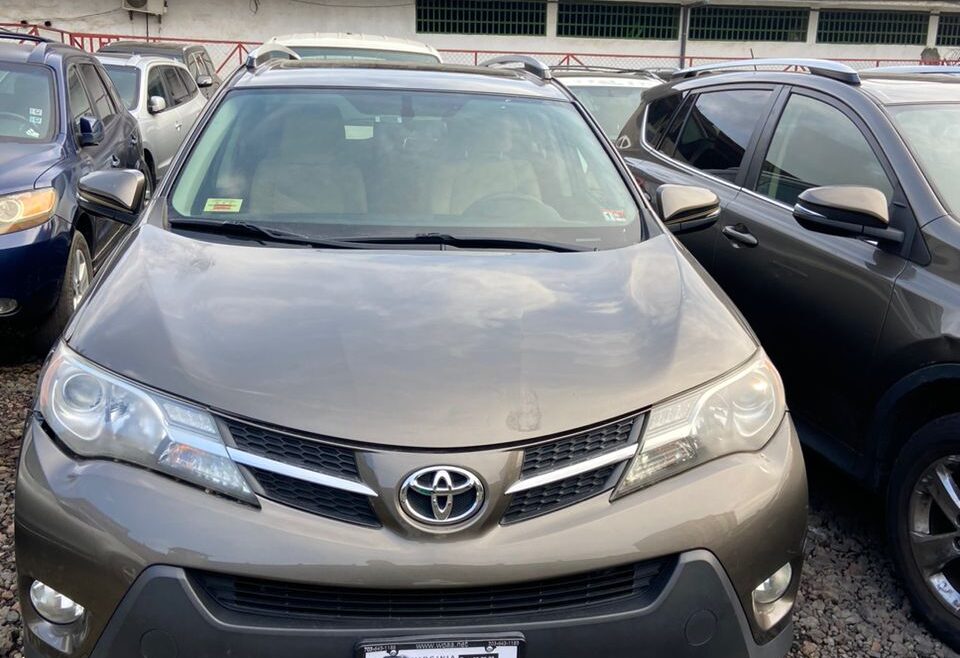 TOYOTA RAV4 2015